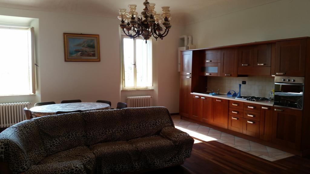 La Panoramica Apartamento Avenale Quarto foto